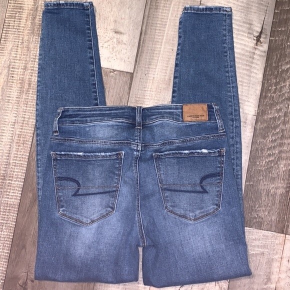 American Eagle distressed jeans -size 6 - Picture 3 of 11